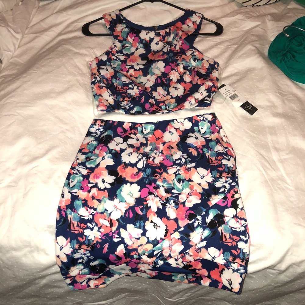 Floral crop and skirt set
